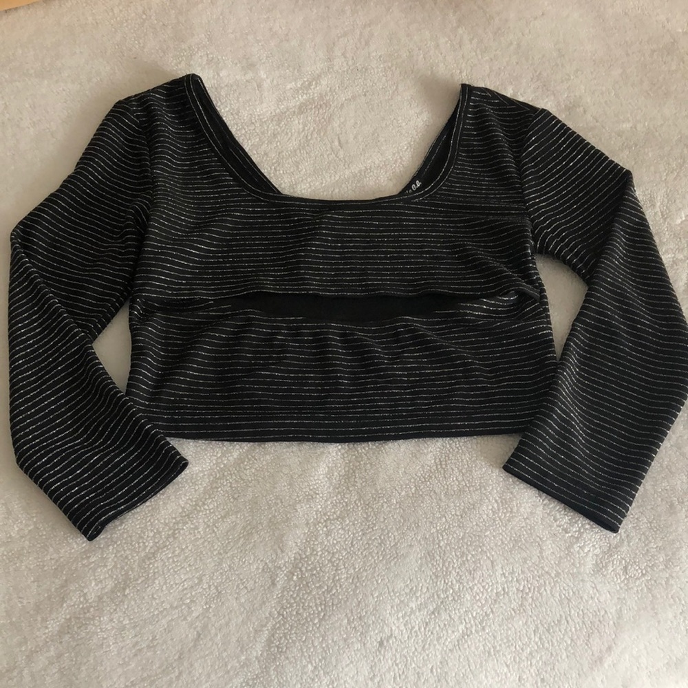 🆕Crop peekaboo❤️bust tube soft knit Lurex top! black/silver! Med. USA